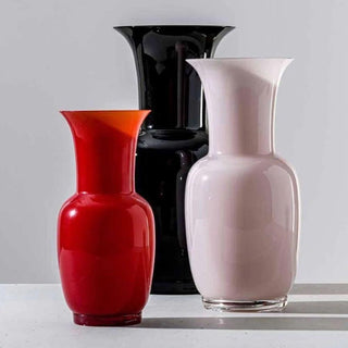 Venini Opalino 706.08 opaline vase red with milk-white inside h. 22 cm. Buy now on Shopdecor